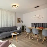 House Hideaway Novi Vinodolski By Guide Vila Ledenice