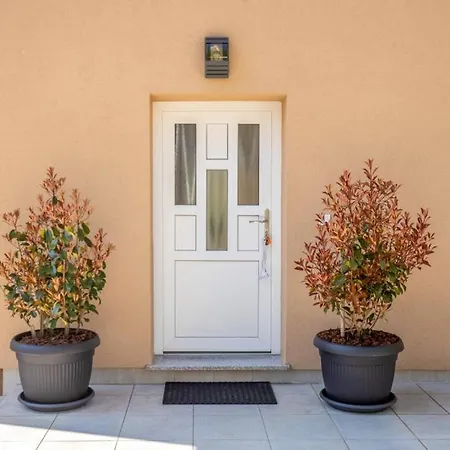 House Hideaway Novi Vinodolski By Guide