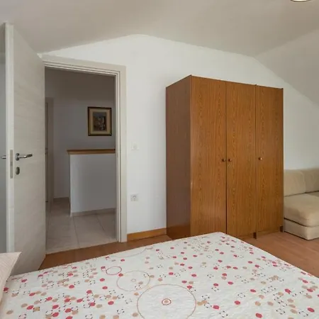 빌라 House Hideaway Novi Vinodolski By Guide Ledenice