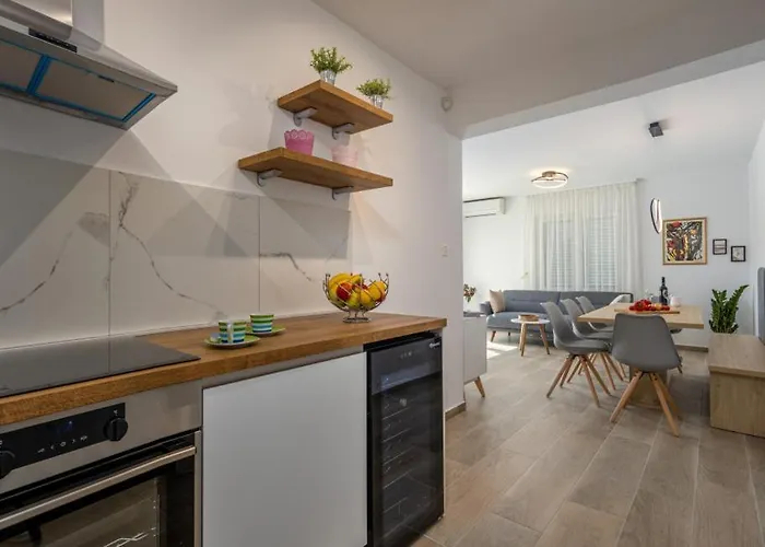 Vila House Hideaway Novi Vinodolski By Guide