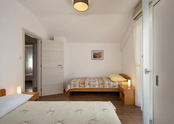 House Hideaway Novi Vinodolski By Guide וילה