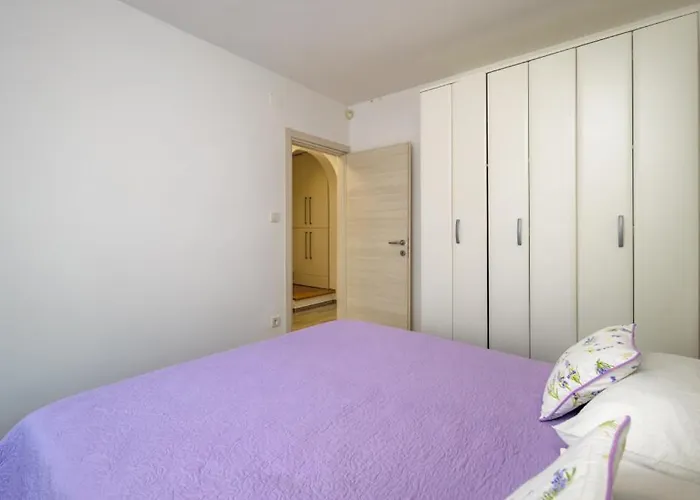 House Hideaway Novi Vinodolski By Guide וילה *